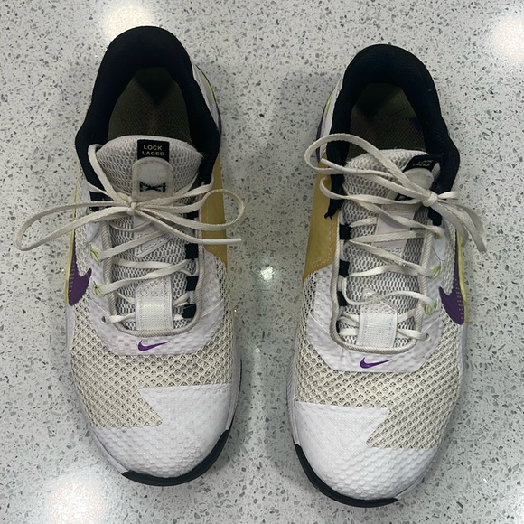 Nike Metcons - Picture 2 of 7